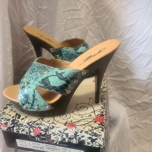 Wild Rose Turquoise Snake Print Heels